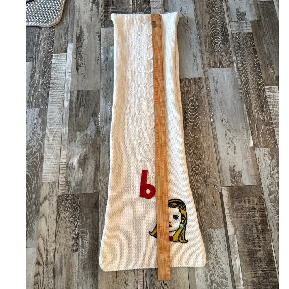 GAP Cream Lambswool Pop Art Girl Knit Scarf Barbie Face Red B Applique Novelty